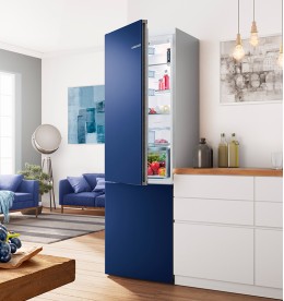 Холодильник со сменными цветными панелями Bosch KGN39IJ31R
